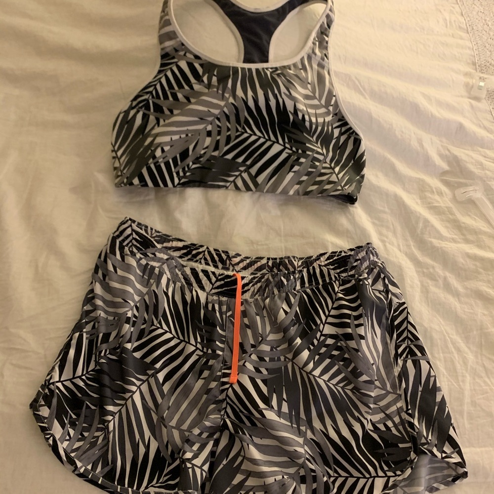 Sport bra and short set